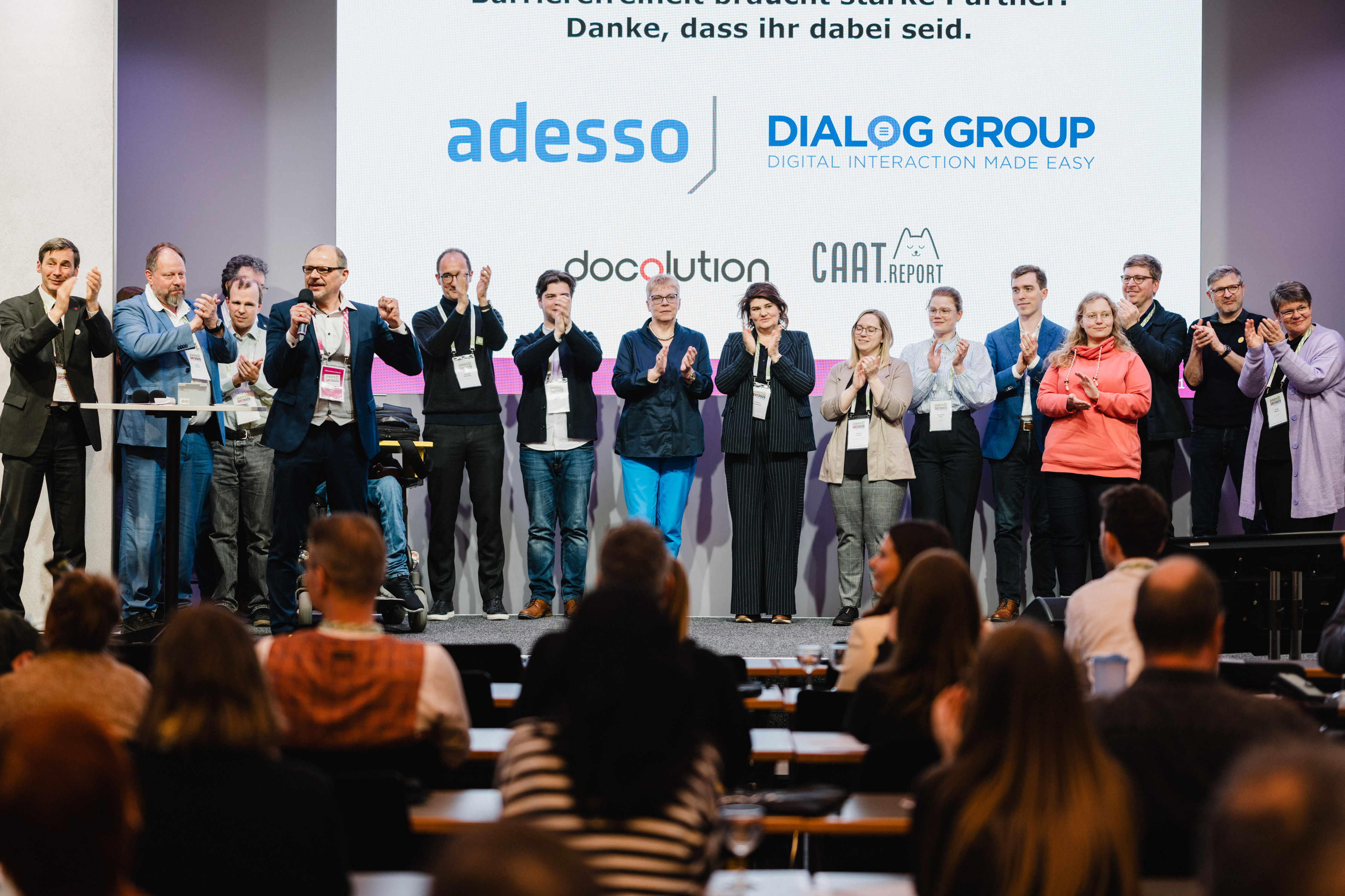 Die Referenten beim axes4day in Berlin auf der Bühne